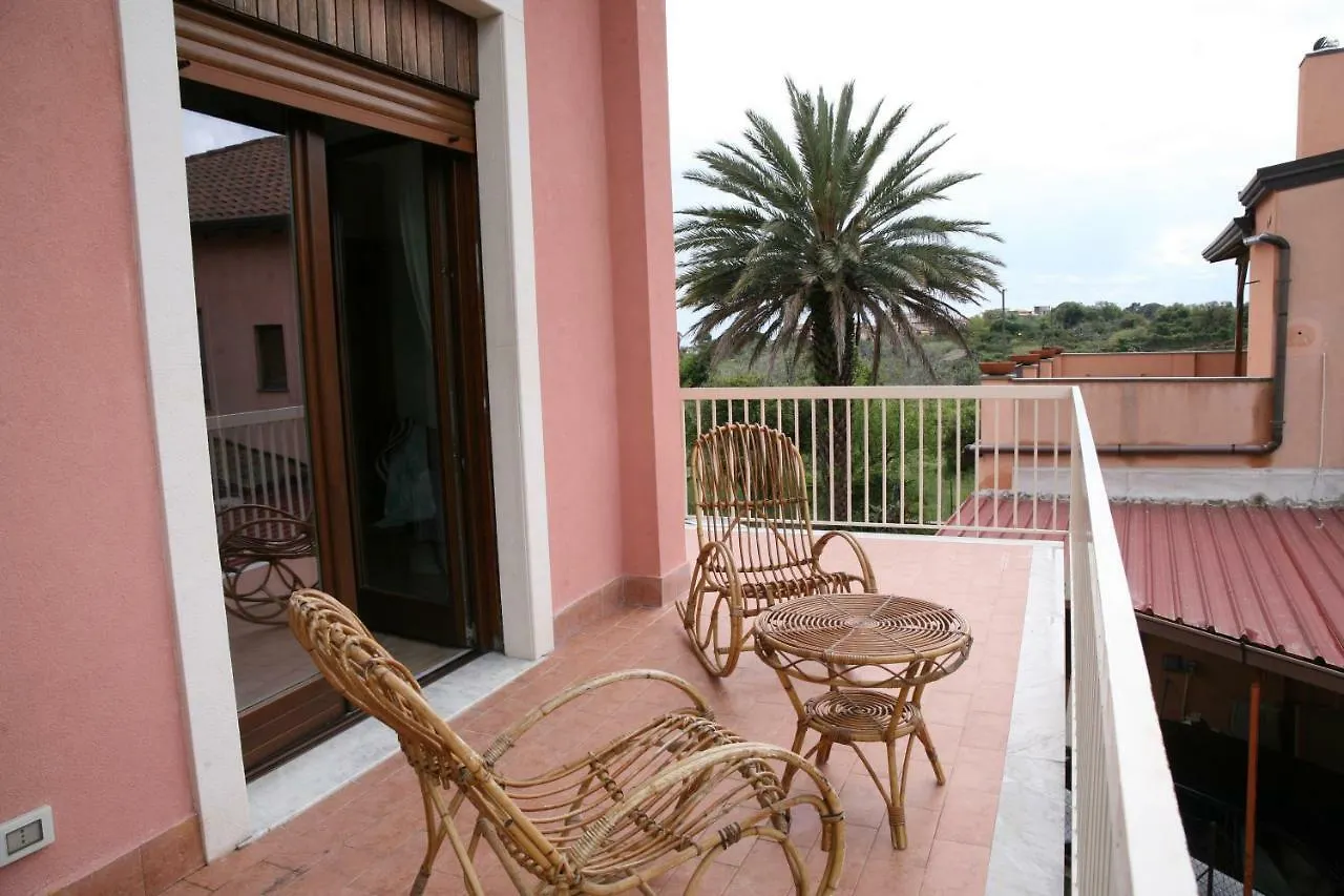 Homestay Route 114 Apartment Acireale